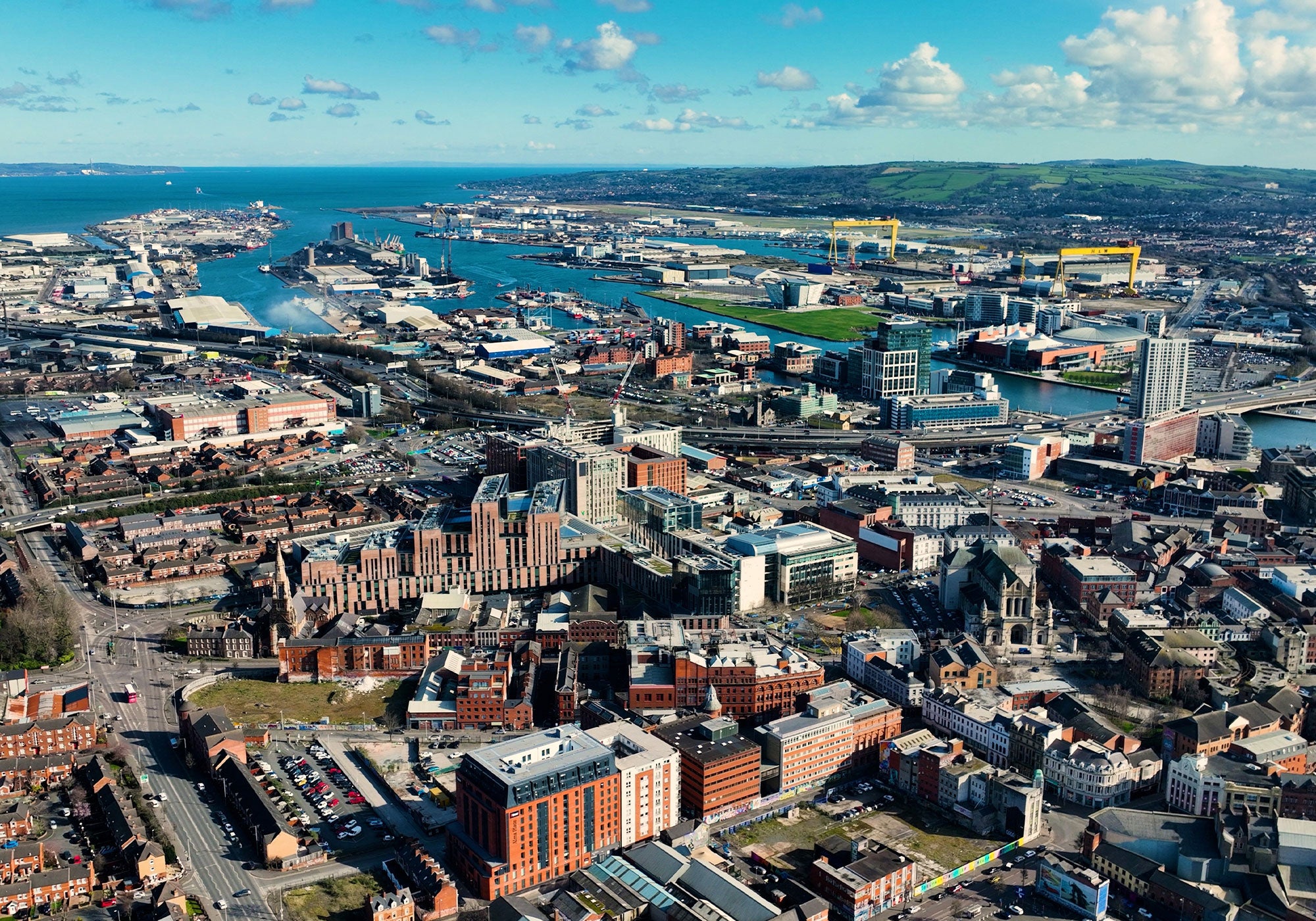 Belfast Sightseeing + Causeway Tour Combo